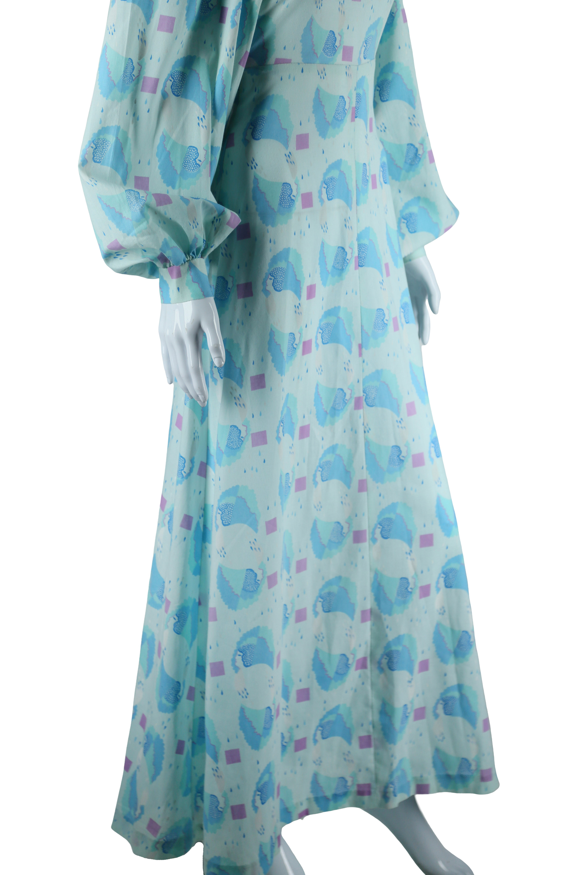 Raindrops and Faces in Profile Novelty Print Maxi Dress - Embers / Cinders Vintage